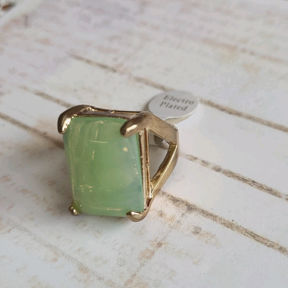 Ring - Picture 2 of 2